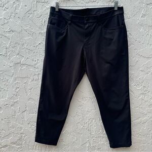 LULULEMON Pants Men 35 ABC Slim-Fit 5 Pocket
Crop fit‎ Black